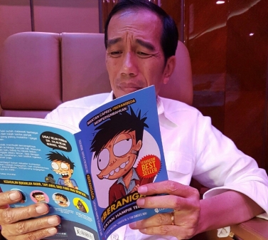 Pak Jokowi baca komik si Juki